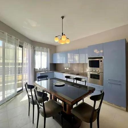 Aron Seaviews Apartment