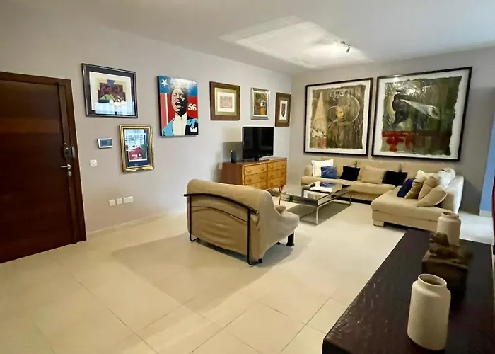 Aron Seaviews Sliema