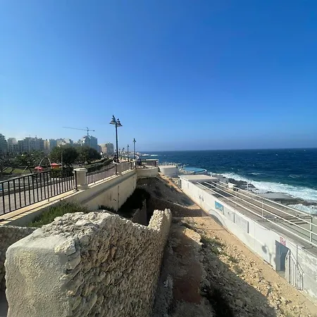 Aron Seaviews Sliema